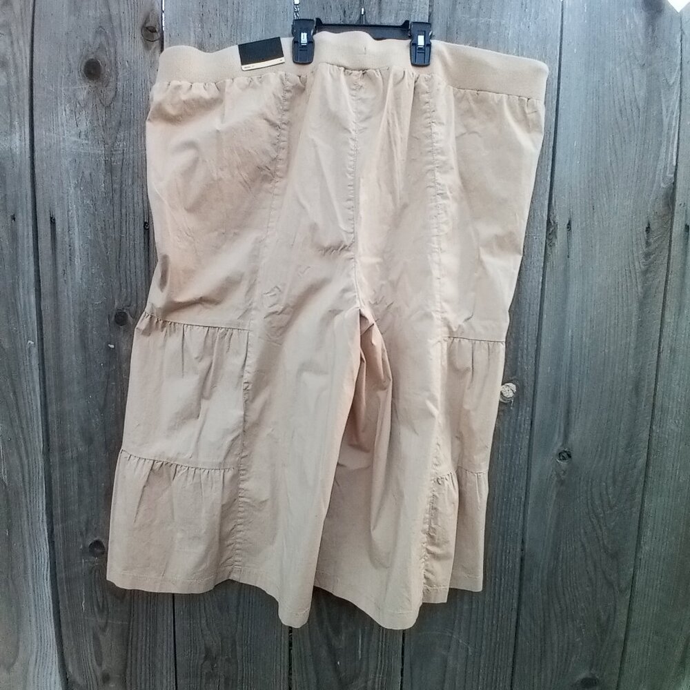 LANE BRYANT PEDAL CROPED WIDE LEGS PANTS WOMENS SIZE 24 TAN COLOR ZIP BUTTON NEW